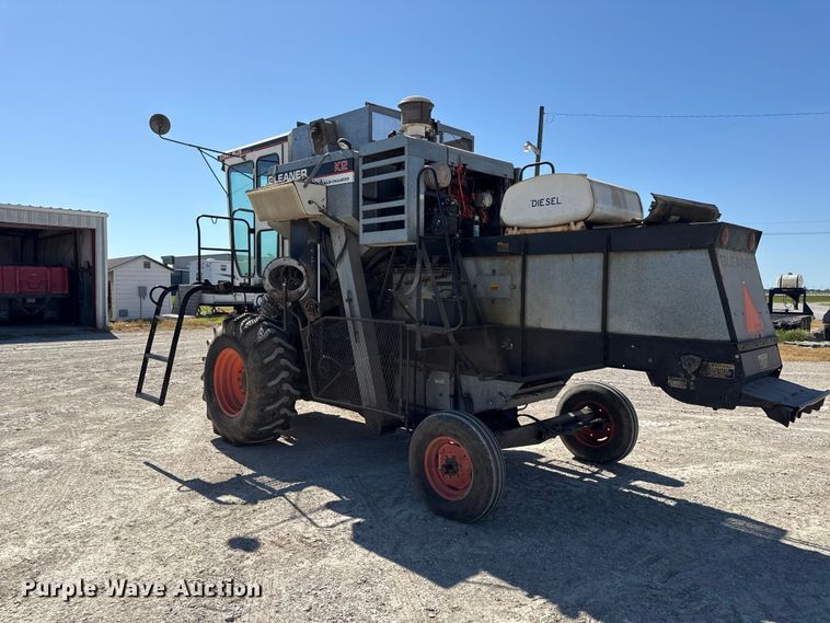 image for item EC4602 Gleaner K2 combine