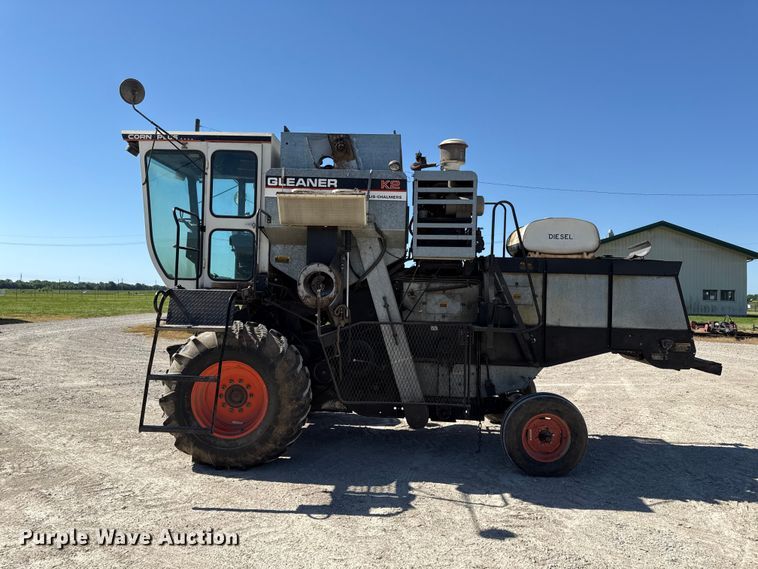 image for item EC4602 Gleaner K2 combine