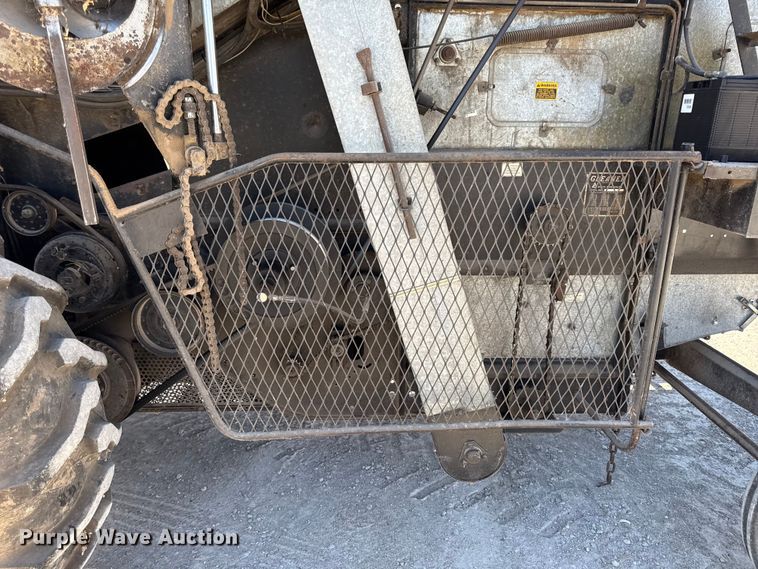 image for item EC4602 Gleaner K2 combine