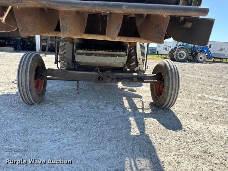 image for item EC4602 Gleaner K2 combine