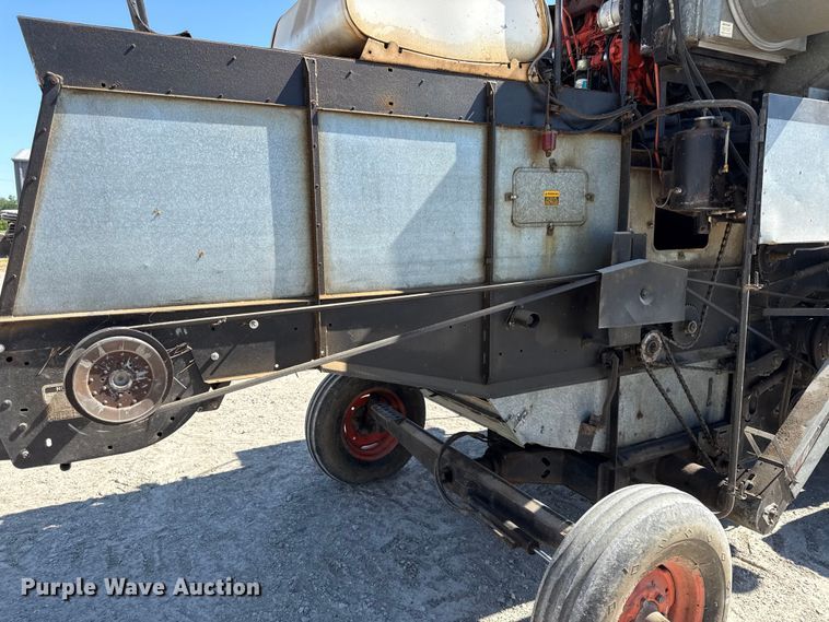 image for item EC4602 Gleaner K2 combine