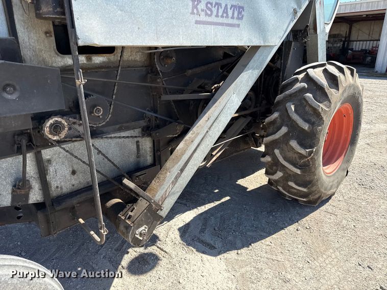 image for item EC4602 Gleaner K2 combine