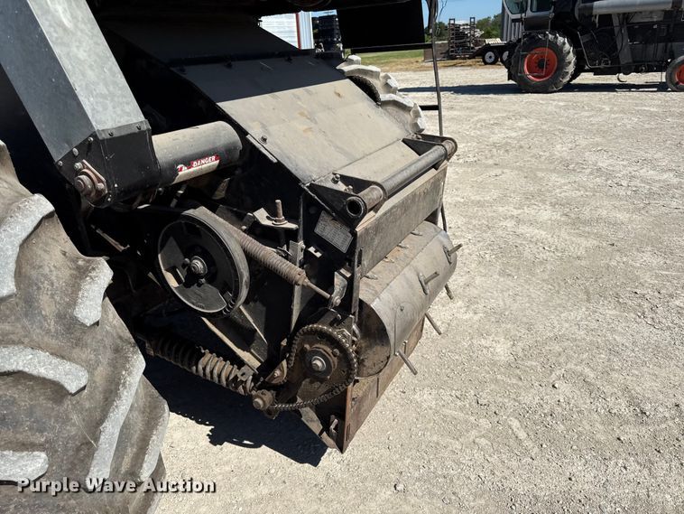 image for item EC4602 Gleaner K2 combine
