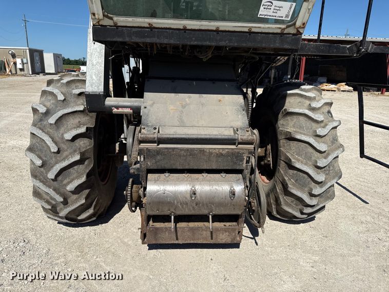 image for item EC4602 Gleaner K2 combine
