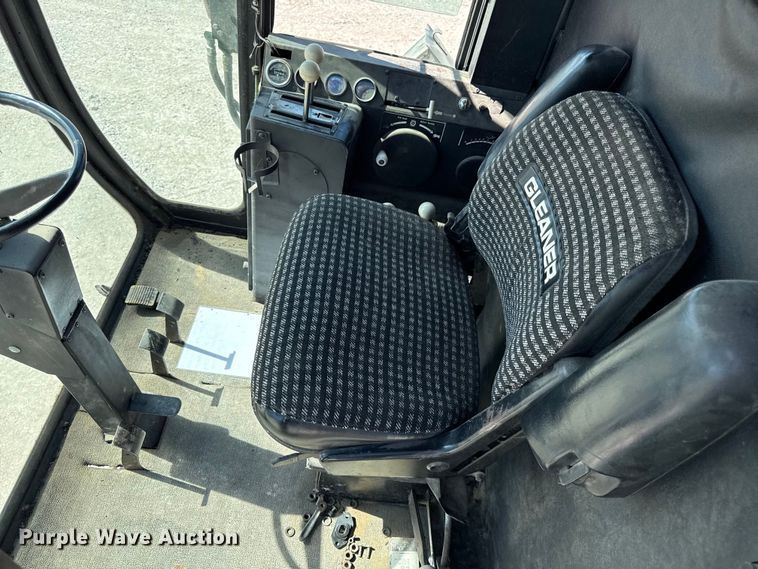 image for item EC4602 Gleaner K2 combine