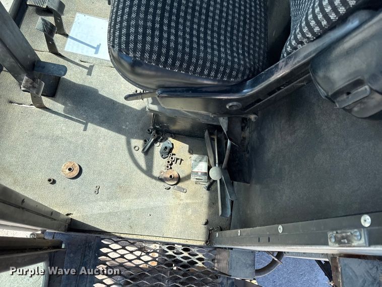 image for item EC4602 Gleaner K2 combine