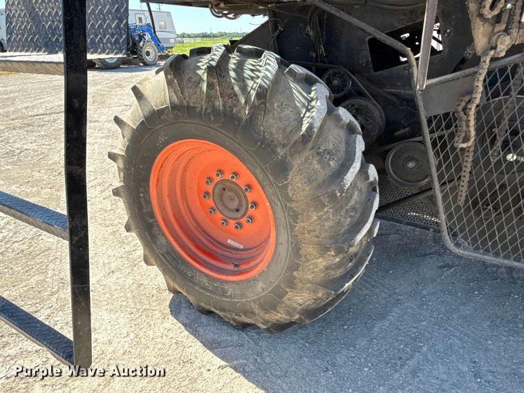 image for item EC4602 Gleaner K2 combine