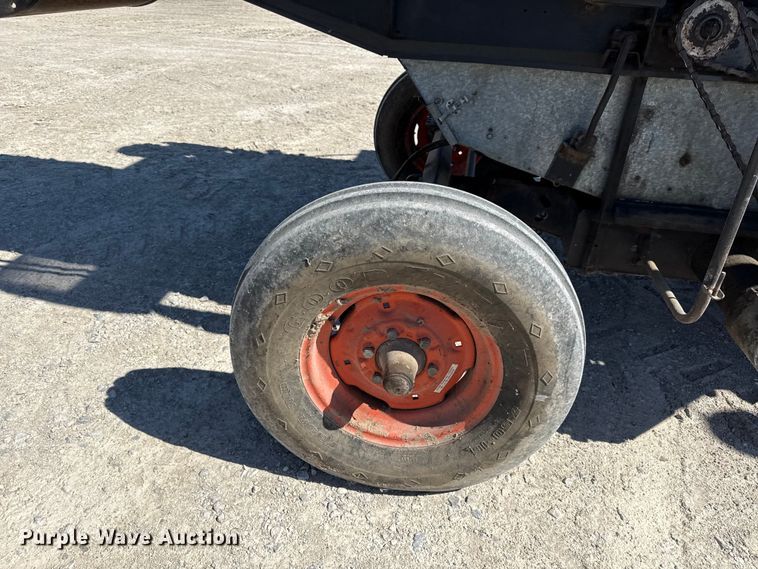 image for item EC4602 Gleaner K2 combine