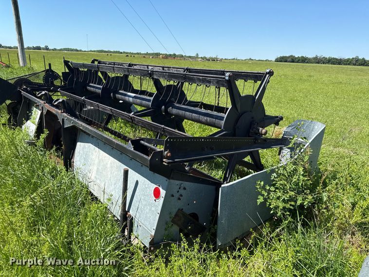 image for item EC4602 Gleaner K2 combine