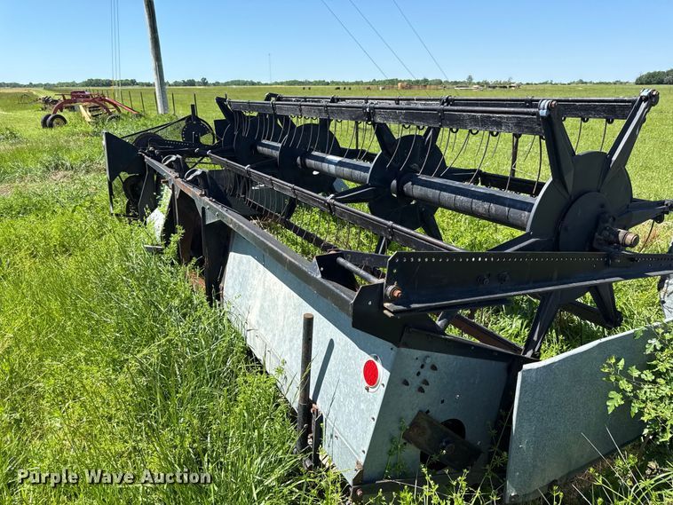 image for item EC4602 Gleaner K2 combine