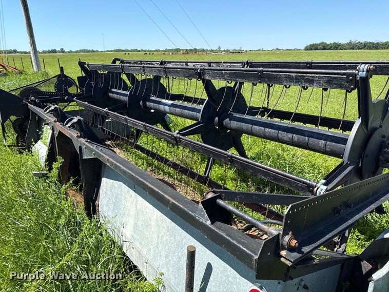 image for item EC4602 Gleaner K2 combine
