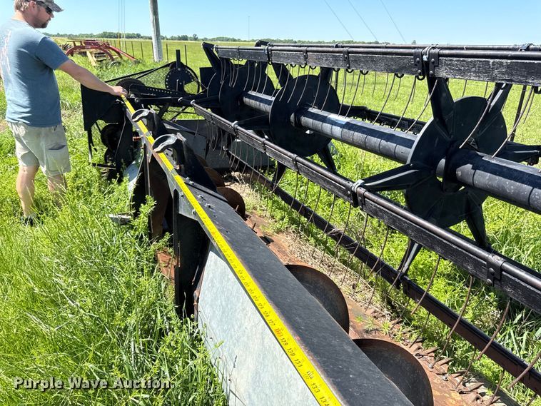 image for item EC4602 Gleaner K2 combine
