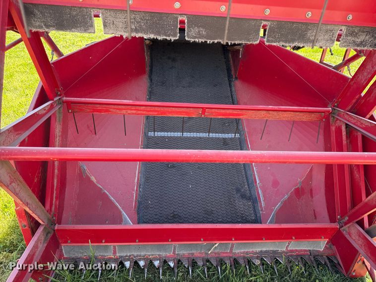image for item EC4603 Massey Ferguson MF8 combine