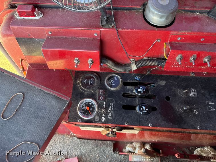 image for item EC4603 Massey Ferguson MF8 combine