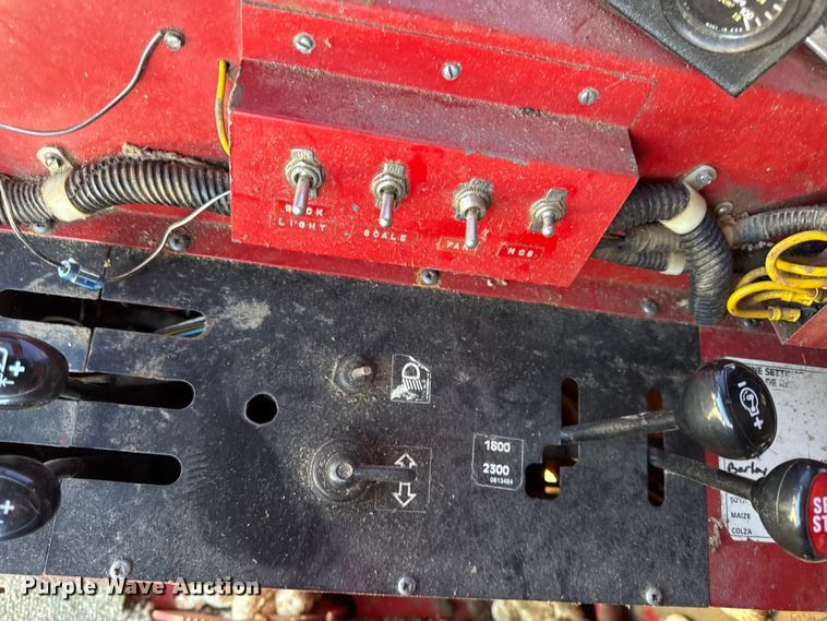 image for item EC4603 Massey Ferguson MF8 combine