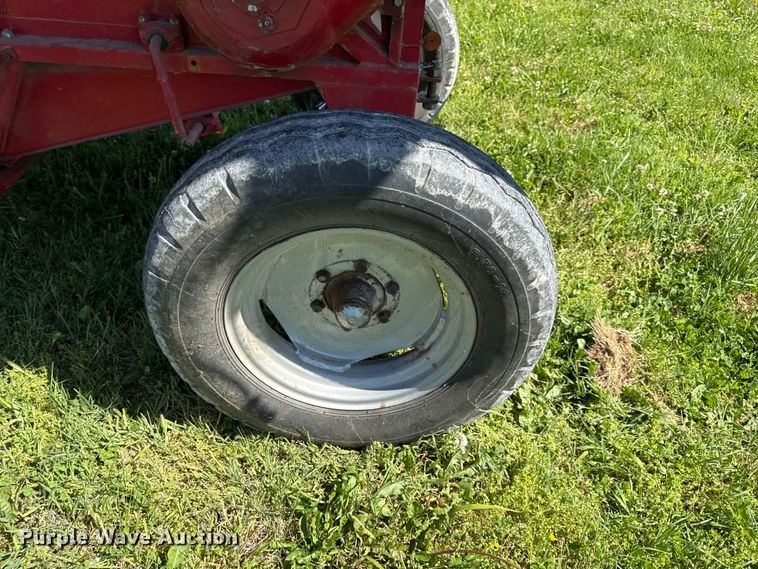 image for item EC4603 Massey Ferguson MF8 combine
