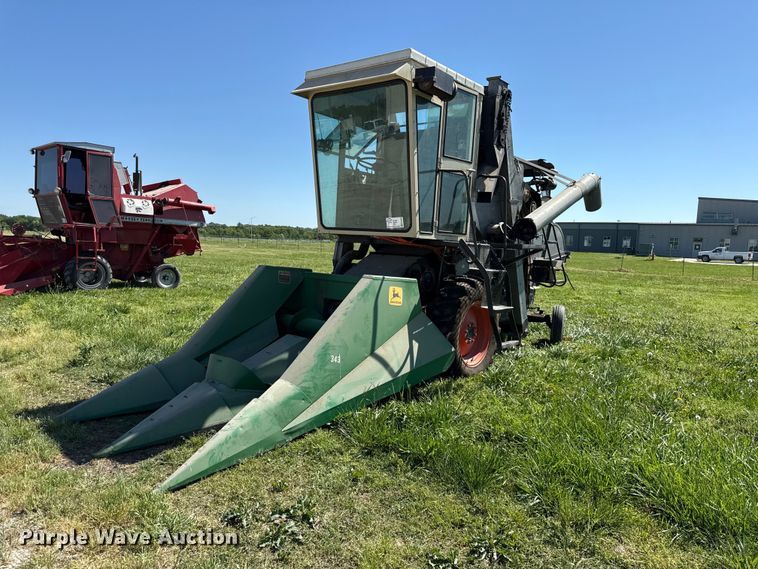 image for item EC4604 Gleanor E combine