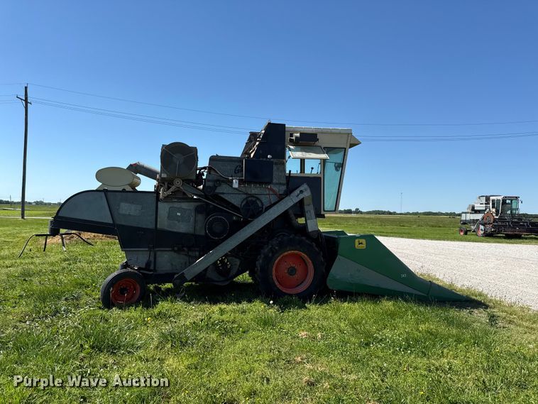 image for item EC4604 Gleanor E combine