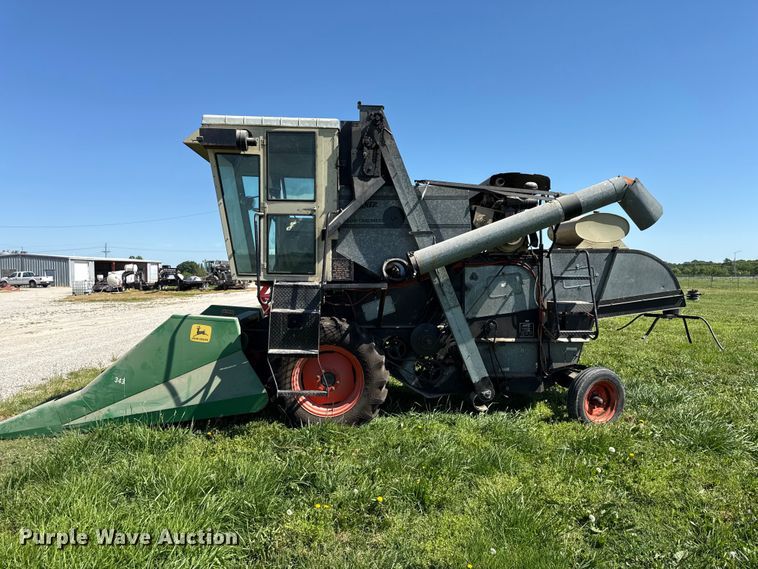 image for item EC4604 Gleanor E combine