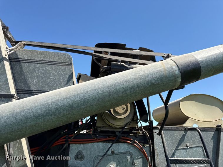 image for item EC4604 Gleanor E combine