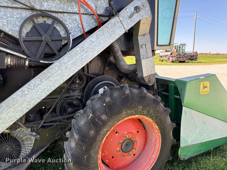 image for item EC4604 Gleanor E combine