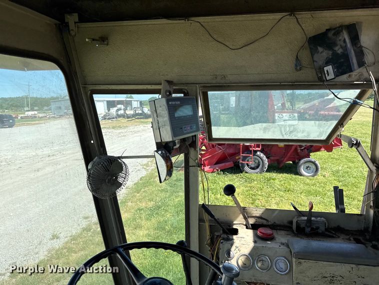 image for item EC4604 Gleanor E combine