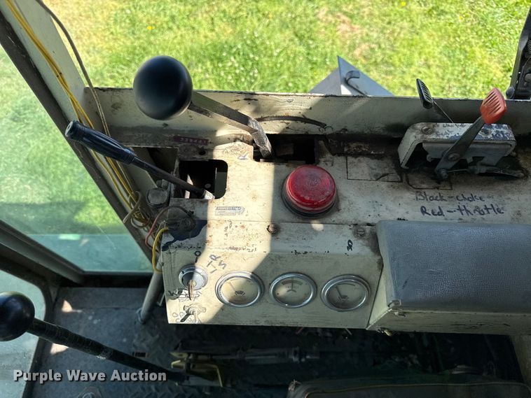 image for item EC4604 Gleanor E combine