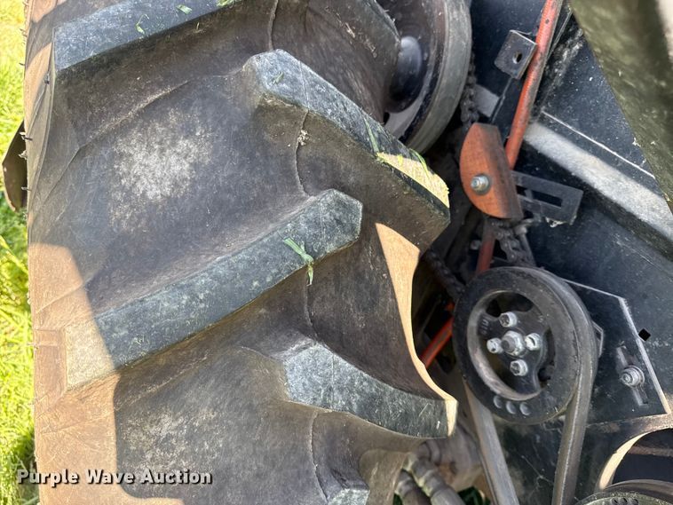 image for item EC4604 Gleanor E combine
