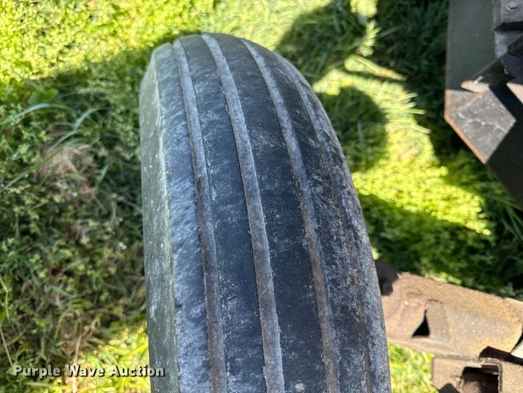 image for item EC4604 Gleanor E combine