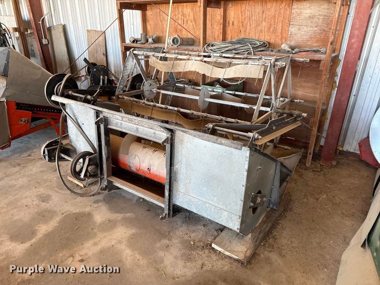 image for item EC4604 Gleanor E combine