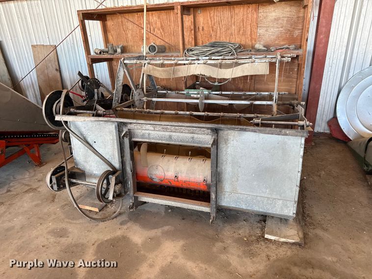image for item EC4604 Gleanor E combine