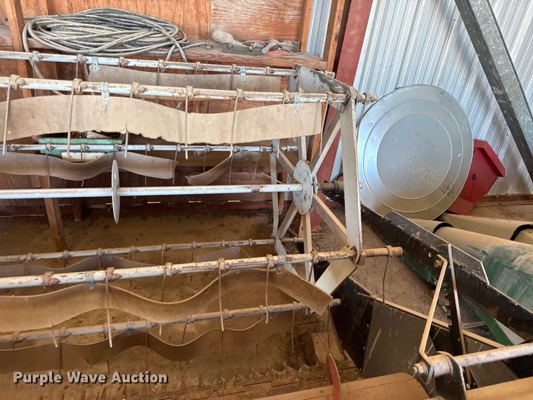 image for item EC4604 Gleanor E combine