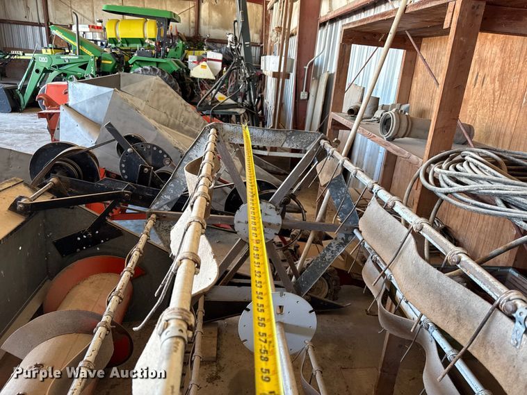 image for item EC4604 Gleanor E combine