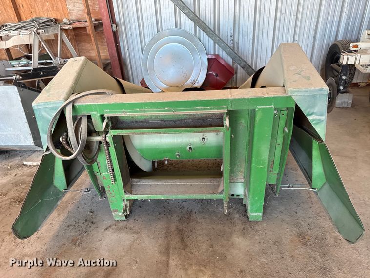 image for item EC4604 Gleanor E combine