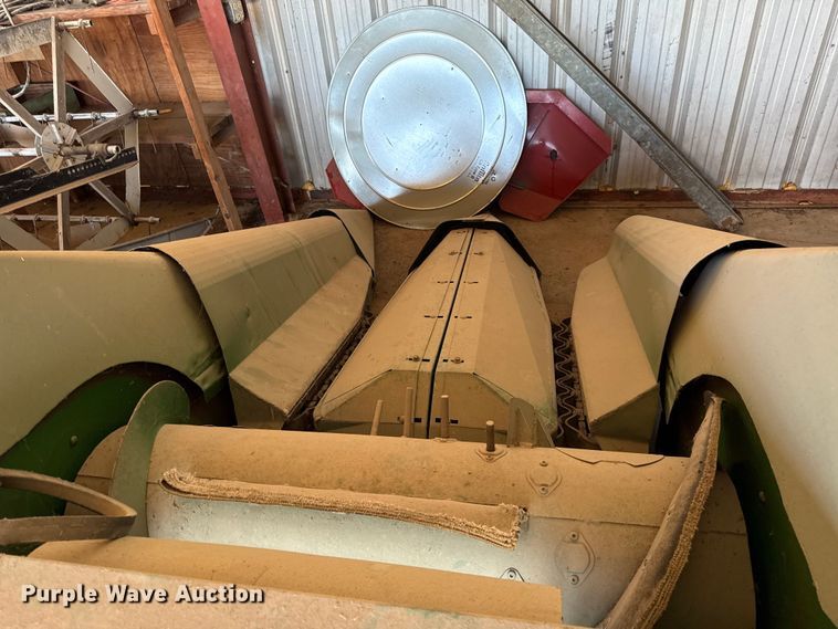 image for item EC4604 Gleanor E combine