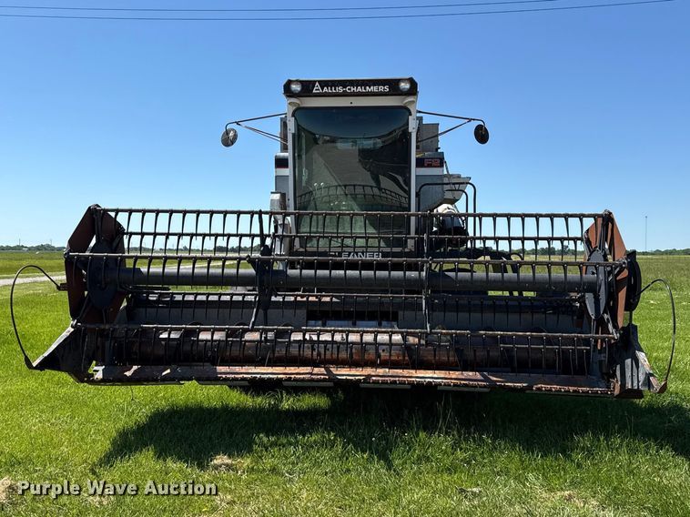 image for item EC4605 Gleaner F2 combine