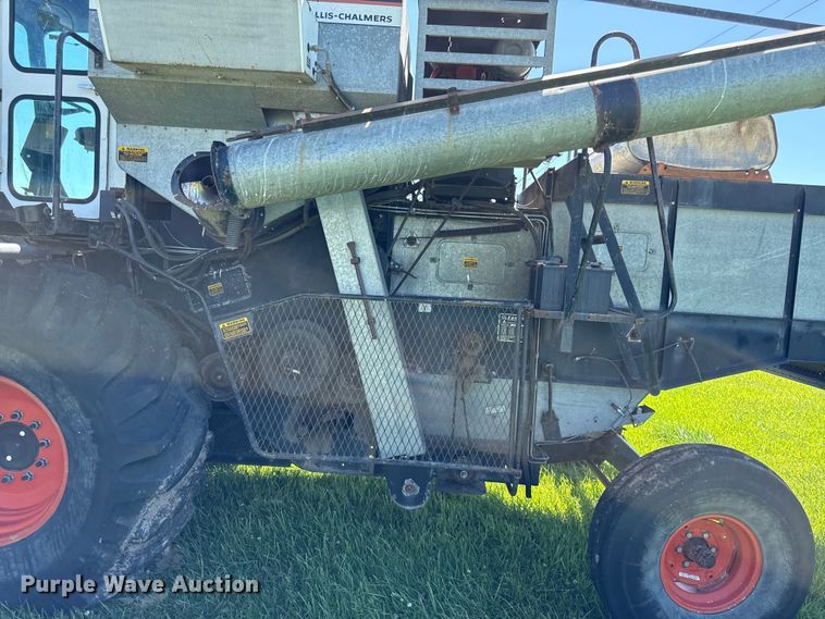 image for item EC4605 Gleaner F2 combine