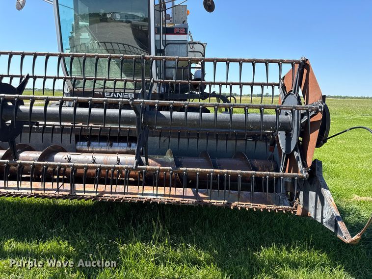 image for item EC4605 Gleaner F2 combine