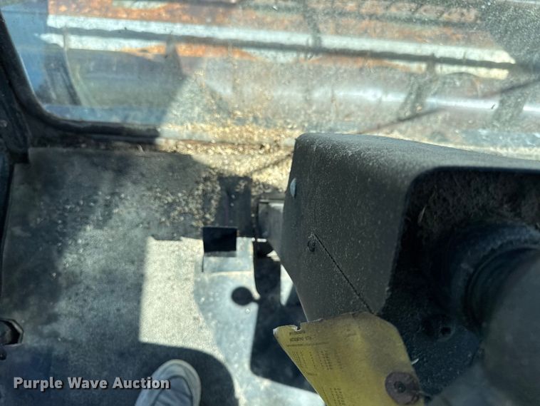 image for item EC4605 Gleaner F2 combine