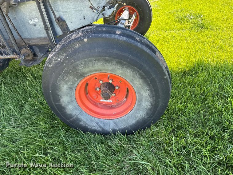 image for item EC4605 Gleaner F2 combine