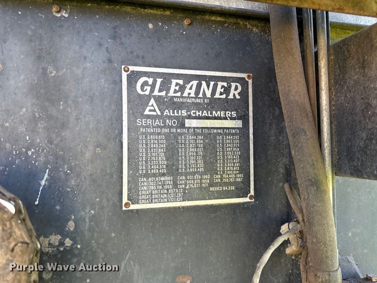 image for item EC4605 Gleaner F2 combine