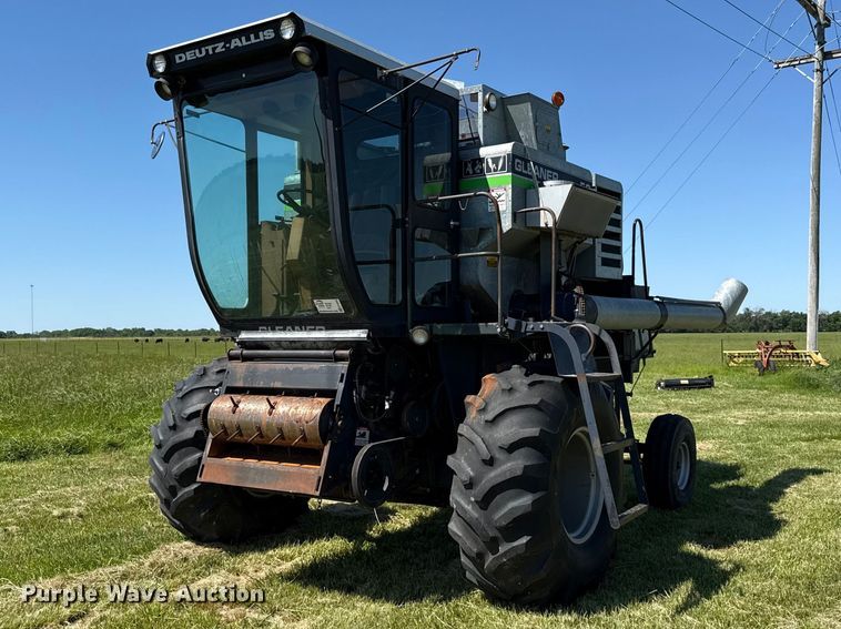 image for item EC4606 Gleaner F3 combine