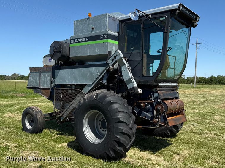 image for item EC4606 Gleaner F3 combine