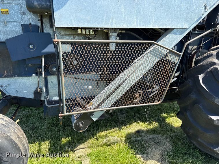 image for item EC4606 Gleaner F3 combine
