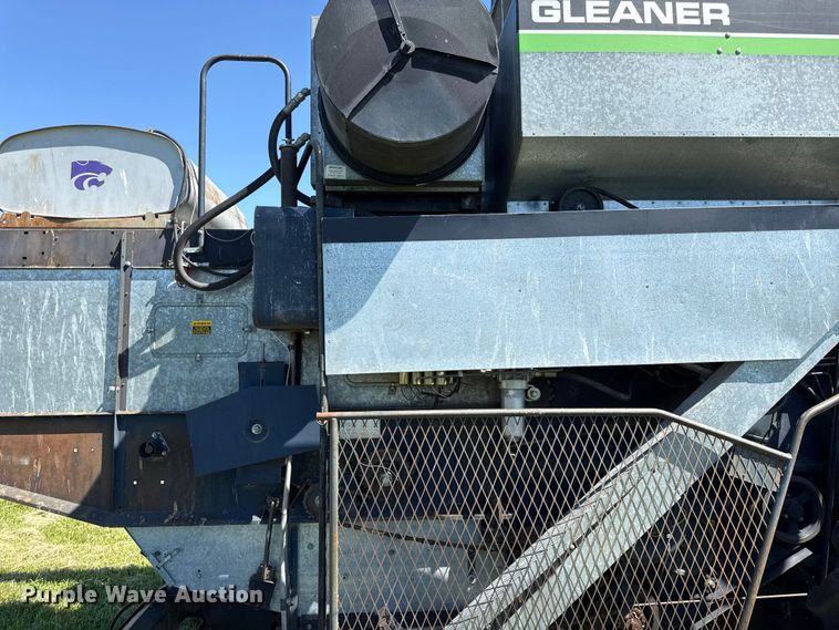 image for item EC4606 Gleaner F3 combine
