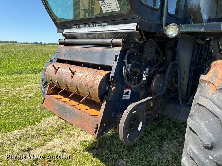 image for item EC4606 Gleaner F3 combine