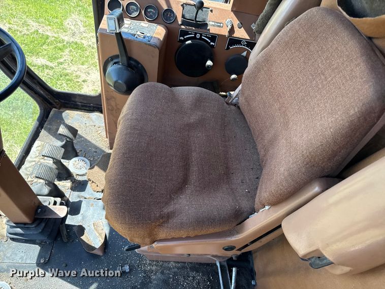 image for item EC4606 Gleaner F3 combine