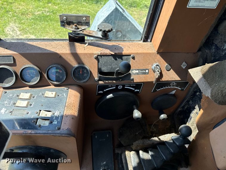 image for item EC4606 Gleaner F3 combine