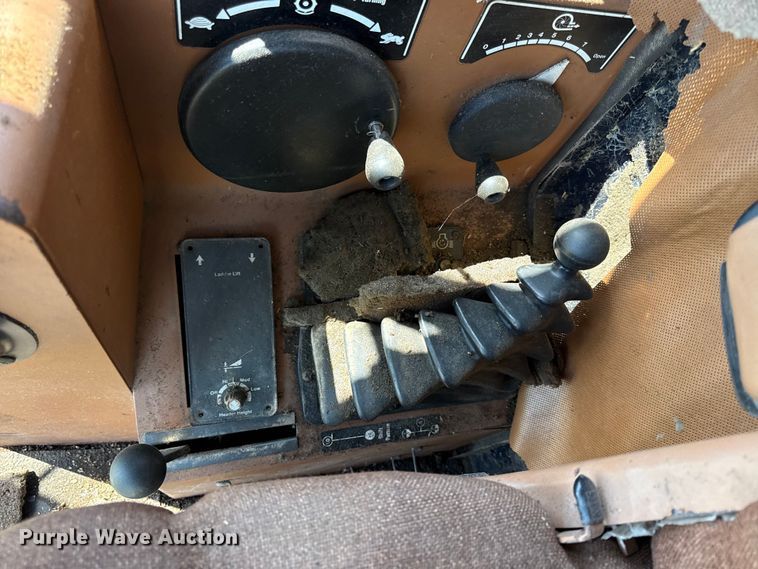 image for item EC4606 Gleaner F3 combine