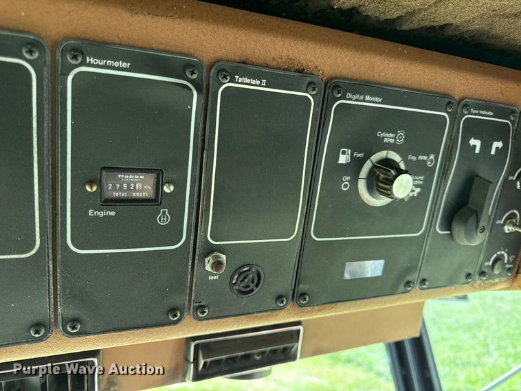 image for item EC4606 Gleaner F3 combine